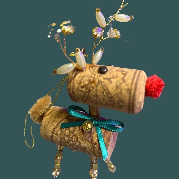Wine, cork, reindeer, Christmas ornament - Picture 2 of 2